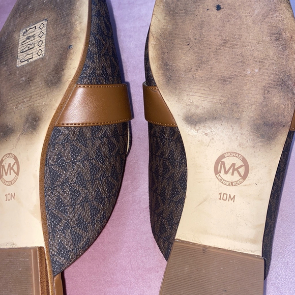 Solid Michael Kors PV22B Women’s PreLoved Size 10M Logo Plate Mule - Picture 9 of 9